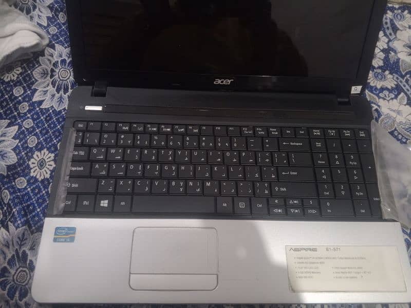 Acer Aspire E1-571 2