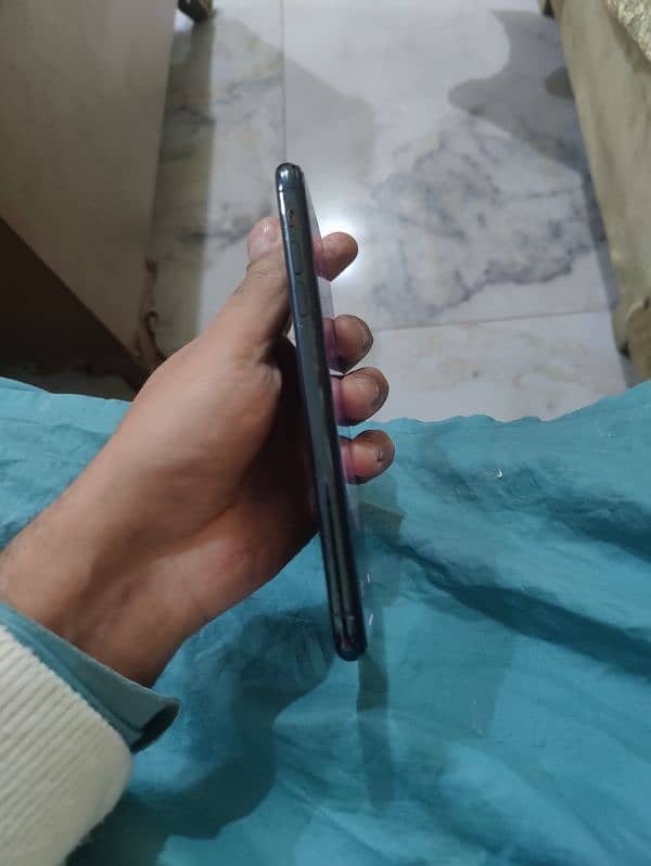 iphone 11 pro max non pta 64 GB 3