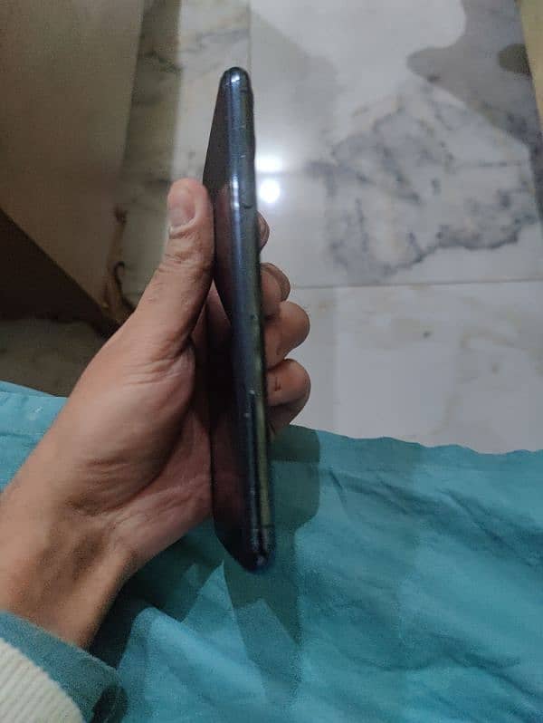 iphone 11 pro max non pta 64 GB 5