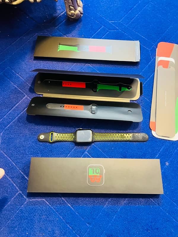 Apple Watch Series 6 44mm Special Edition 0