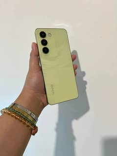 ViVO Y100