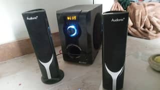 audionic woffer with speaker like new just. 1 month use