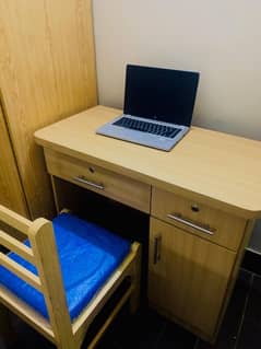 comp/study table with chair in new condition