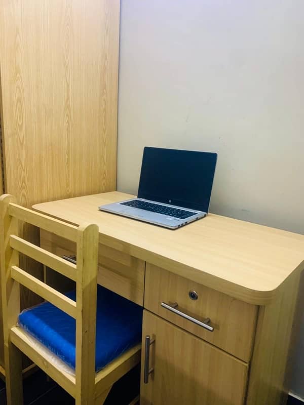 comp/study table with chair in new condition 2