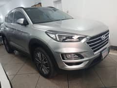 Hyundai Tucson AWD  2022 silver total genuine