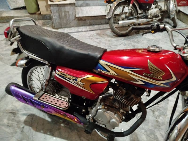 Honda CG125 2020 Model Red colour totel genuine 1