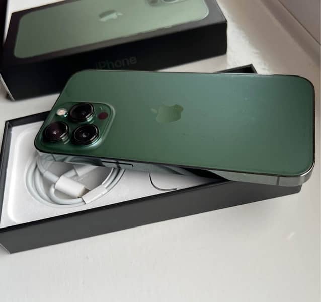 iphone 13 pro max alpine green 1