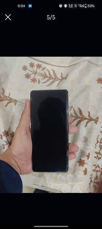 oneplus 8 8/128 single sim with original charger 10/10 condition 4