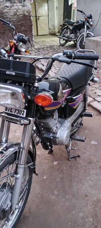 Honda 125 2008 Model In Brand New Condition 6