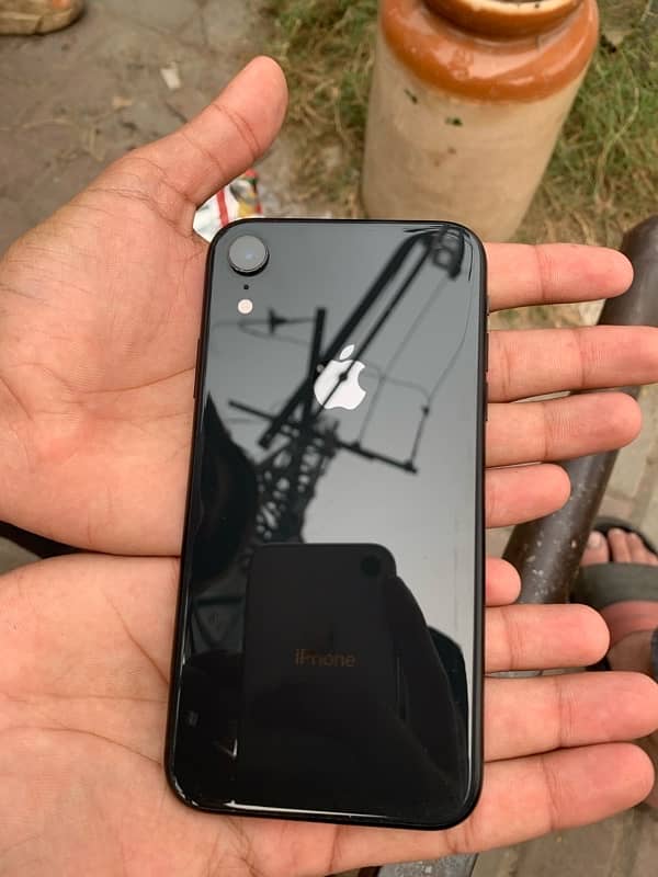 iphone xr 64 GB factory unlock 1