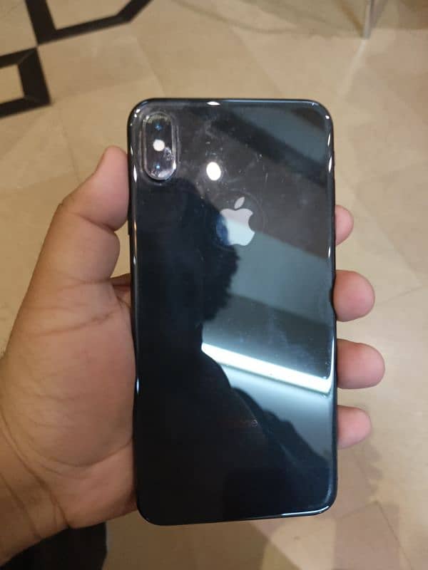 iPhone XS Max 1