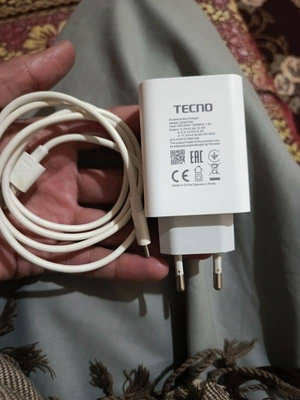 TECNO 33 watt Charger 0