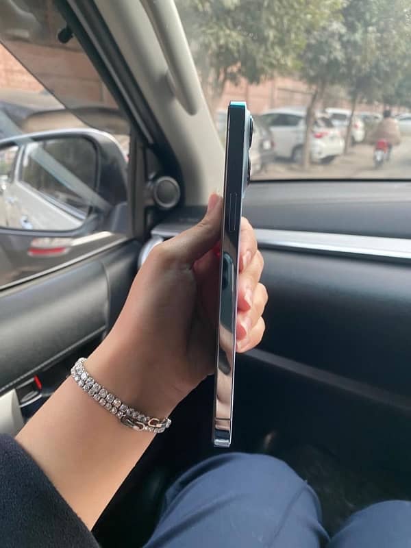 iPhone 13 pro max Sierra blue 5