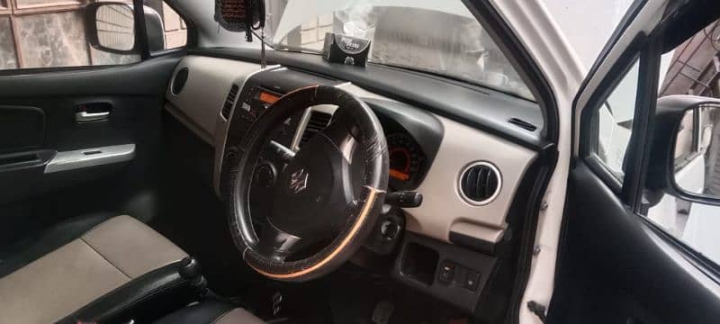 Suzuki Wagon R 2015 13