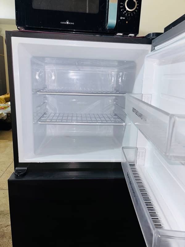 Haier Refrigerator HRF-306EPC/EPB/EPR Glass Door 7