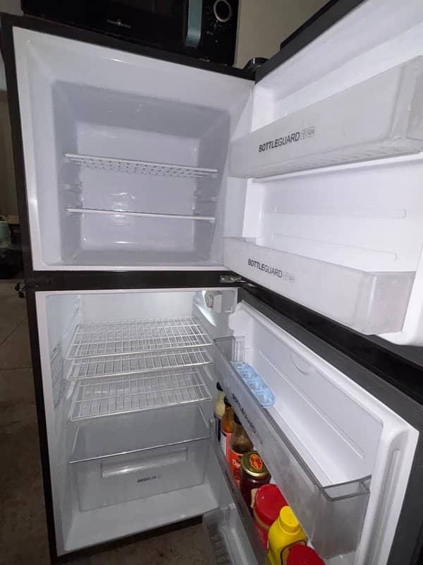 Haier Refrigerator HRF-306EPC/EPB/EPR Glass Door 10