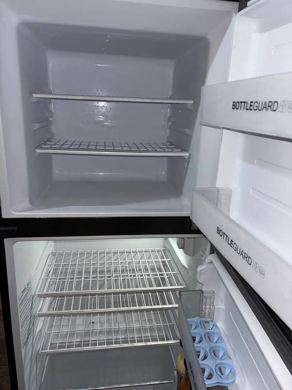 Haier Refrigerator HRF-306EPC/EPB/EPR Glass Door 12