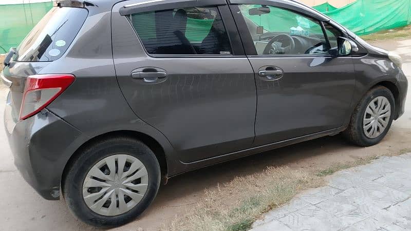 TOYOTA VITZ 2013 model FULLY GENUINE AUTOMATIC TRANSMISSION 3