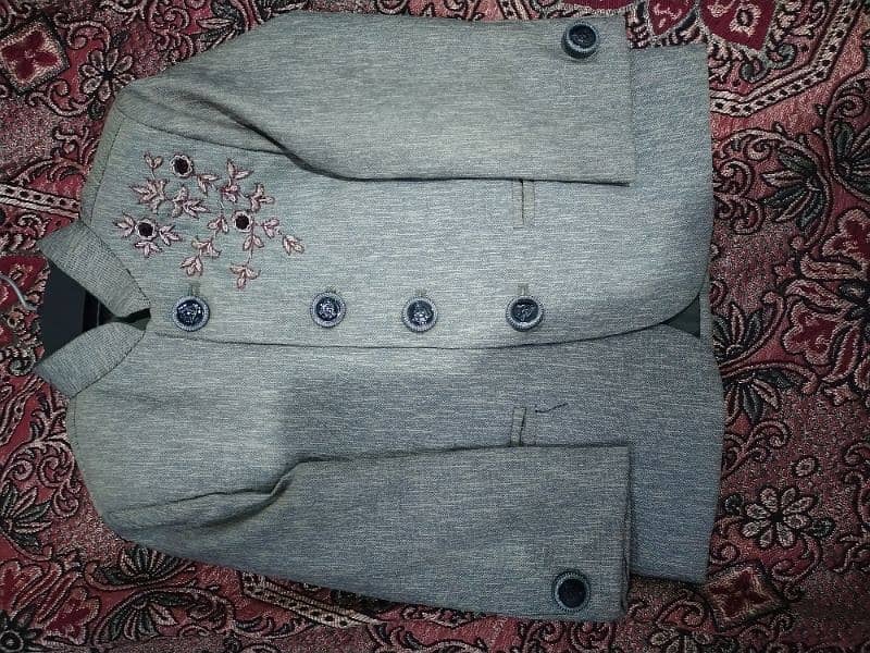 selling two piece suit and one shalwar kamiz wid weist coat 1