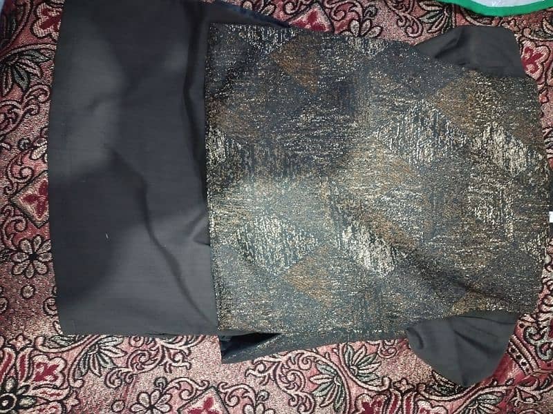 selling two piece suit and one shalwar kamiz wid weist coat 6