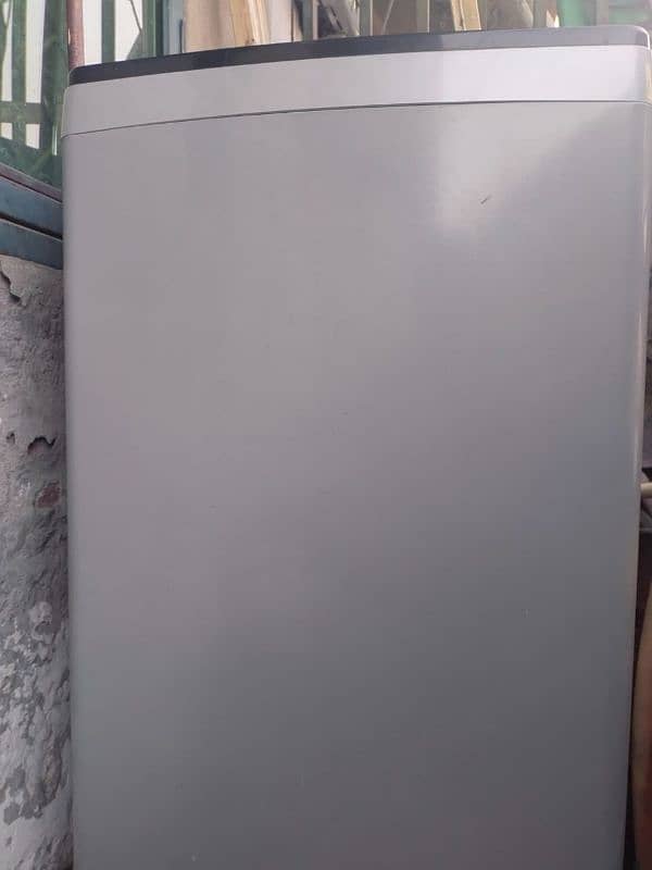 10/9 condition fully automatic Haier 8kg Washing machine. 1