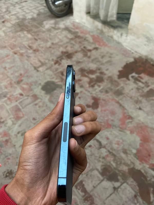 i phone 12promax used new 128gb. jv battery 85 thi 23december ko 84now 3