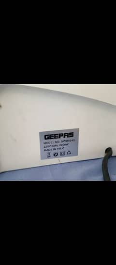 GEEPAS wall mounted fan heater. condition 9/10