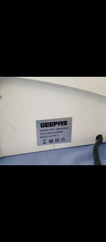 GEEPAS wall mounted fan heater. condition 9/10 0