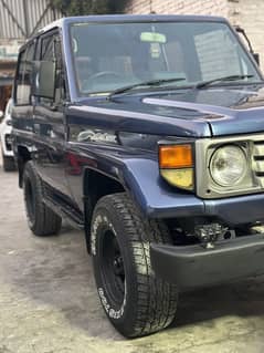 Toyota Land Cruiser 1989