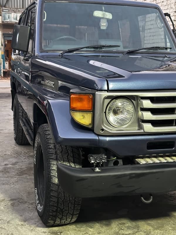 Toyota Land Cruiser 1989 2