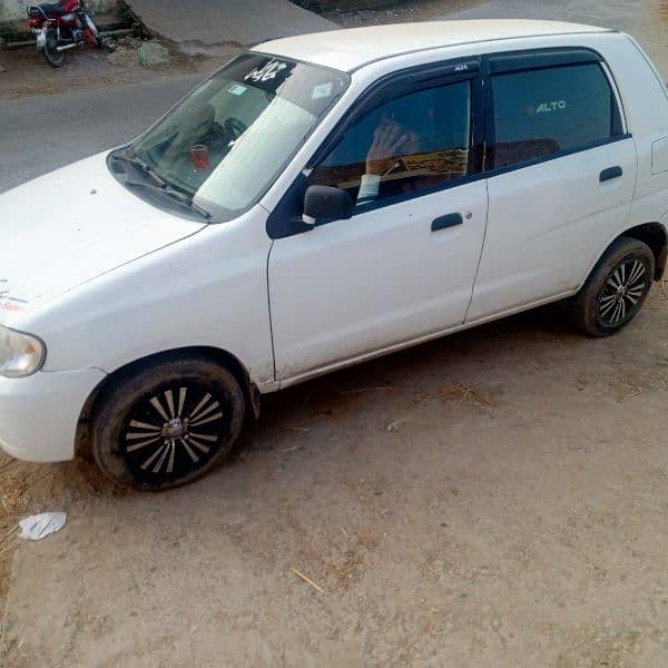 Suzuki Alto 2011 4