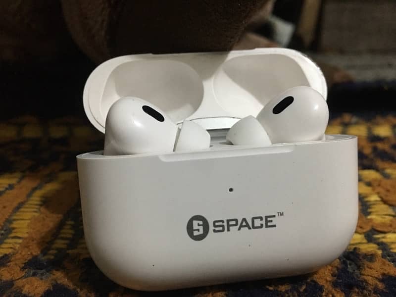 Space T2 Airbuds 1