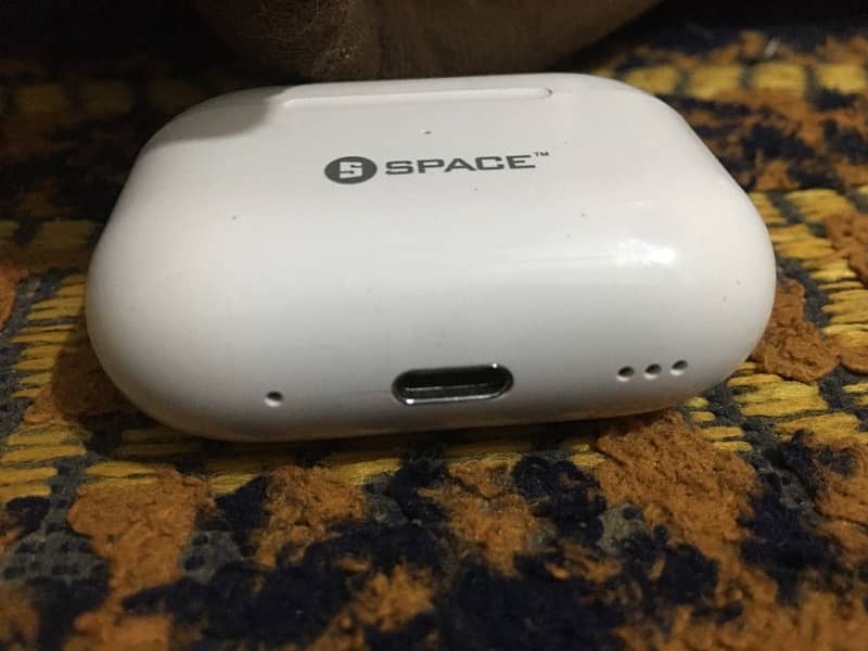 Space T2 Airbuds 4