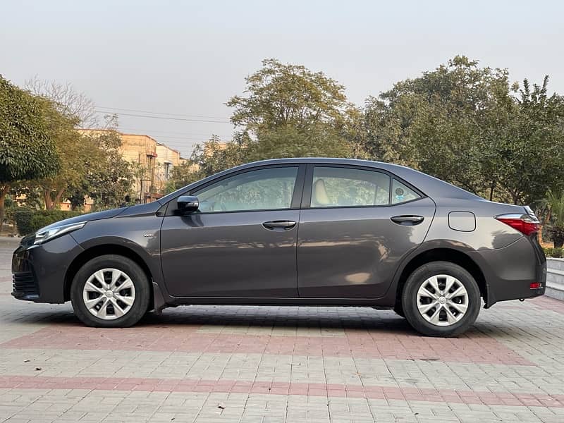 TOYOTA COROLLA GLI AUTOMATIC 1.3 VVTi 2017 2018 EXCELLENT KARACHI REG 18