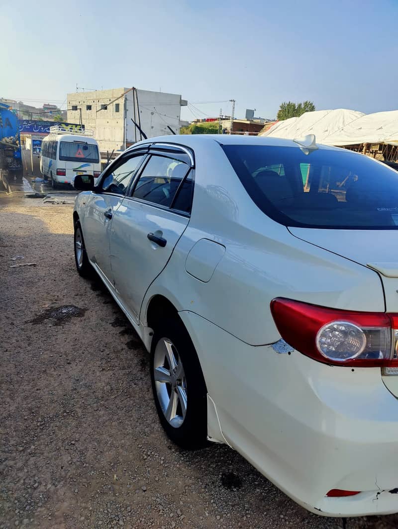 Toyota Corolla XLi/GLi 2014 5