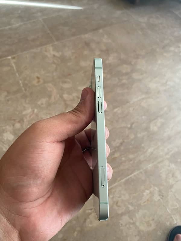 iphone 12 64gb Jv condition 10/10 water pack green colour 4