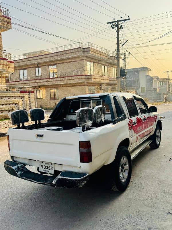 Toyota Hilux 1993 9