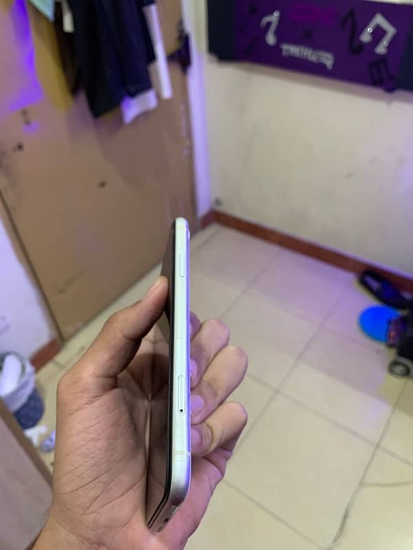 iphone XR dual sim pta 2