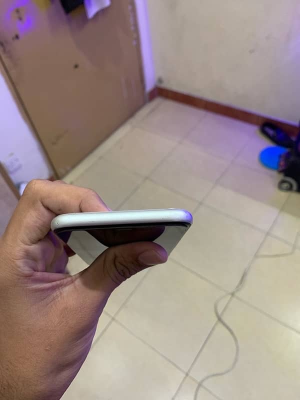 iphone XR dual sim pta 3