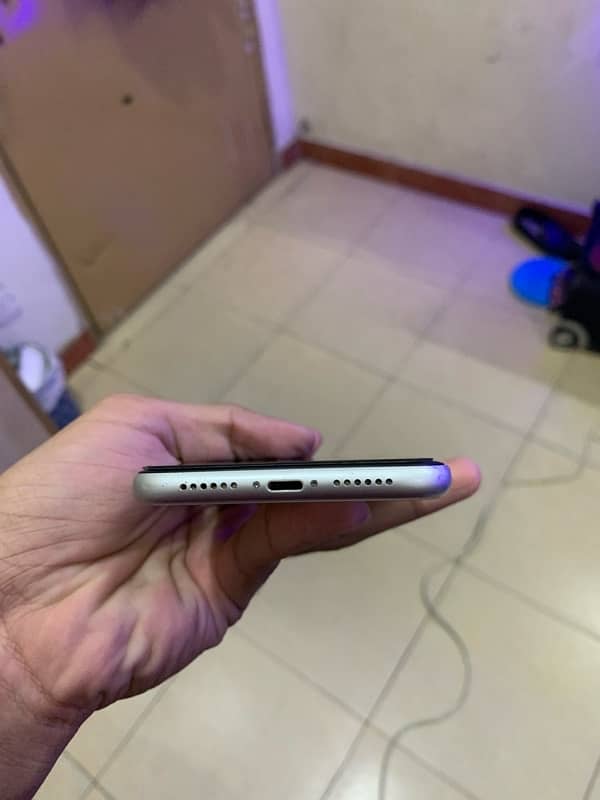 iphone XR dual sim pta 4