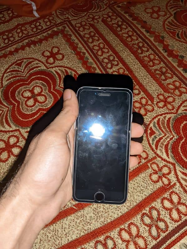 Iphone 6s everything working in original and genuine condition 8