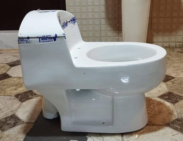 bilkul new commode hay 3