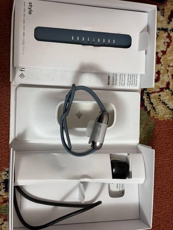 Fitbit versa 4,gps,brand new 4