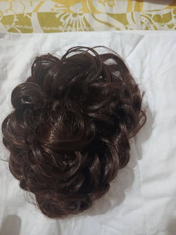 Hair pony tail crunchey and jorra.  contact phone # 0335-5431184 3