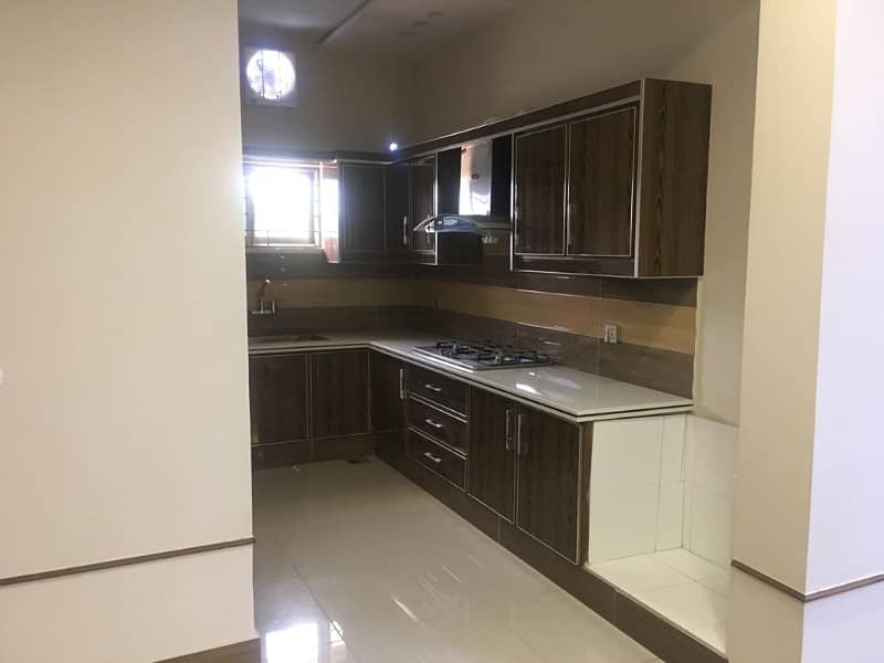 10 Marla Upper Portion For Rent in Overseas B Bahria Town Lahore 4