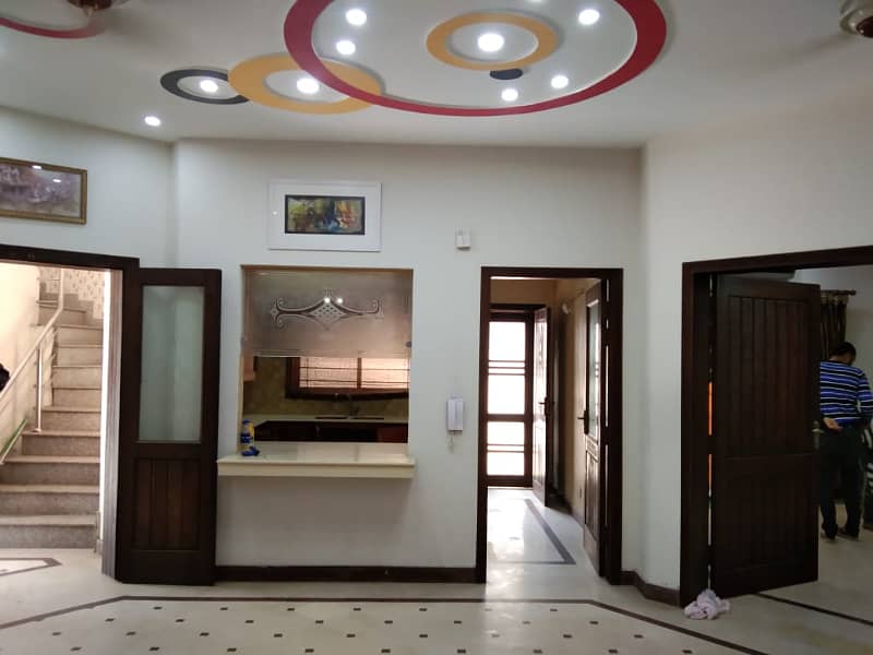 10 Marla Lower Portion For Rent in Overseas A Bahria Town Lahore 7