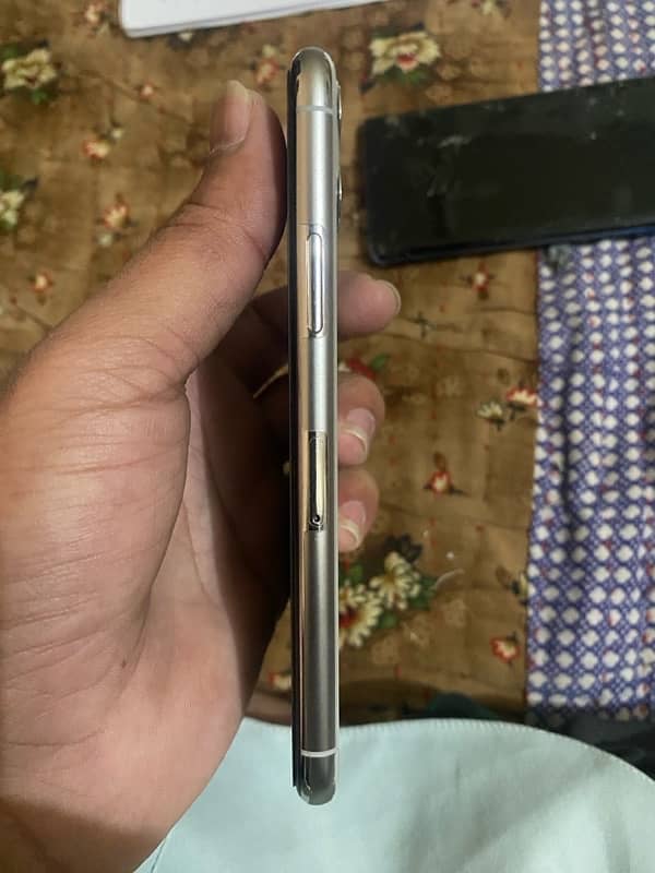 iphone 11 pro Non PTA 64GB 6