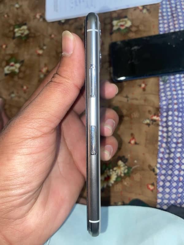 iphone 11 pro Non PTA 64GB 9