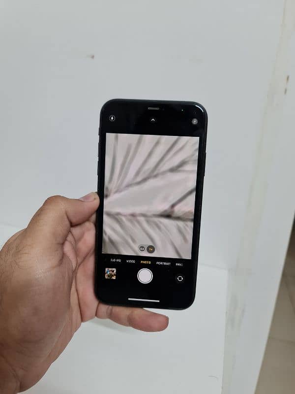 Apple iPhone 11 128gb Factory Non PTA 7