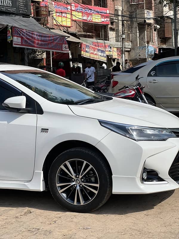 Toyota Corolla altis grande 0